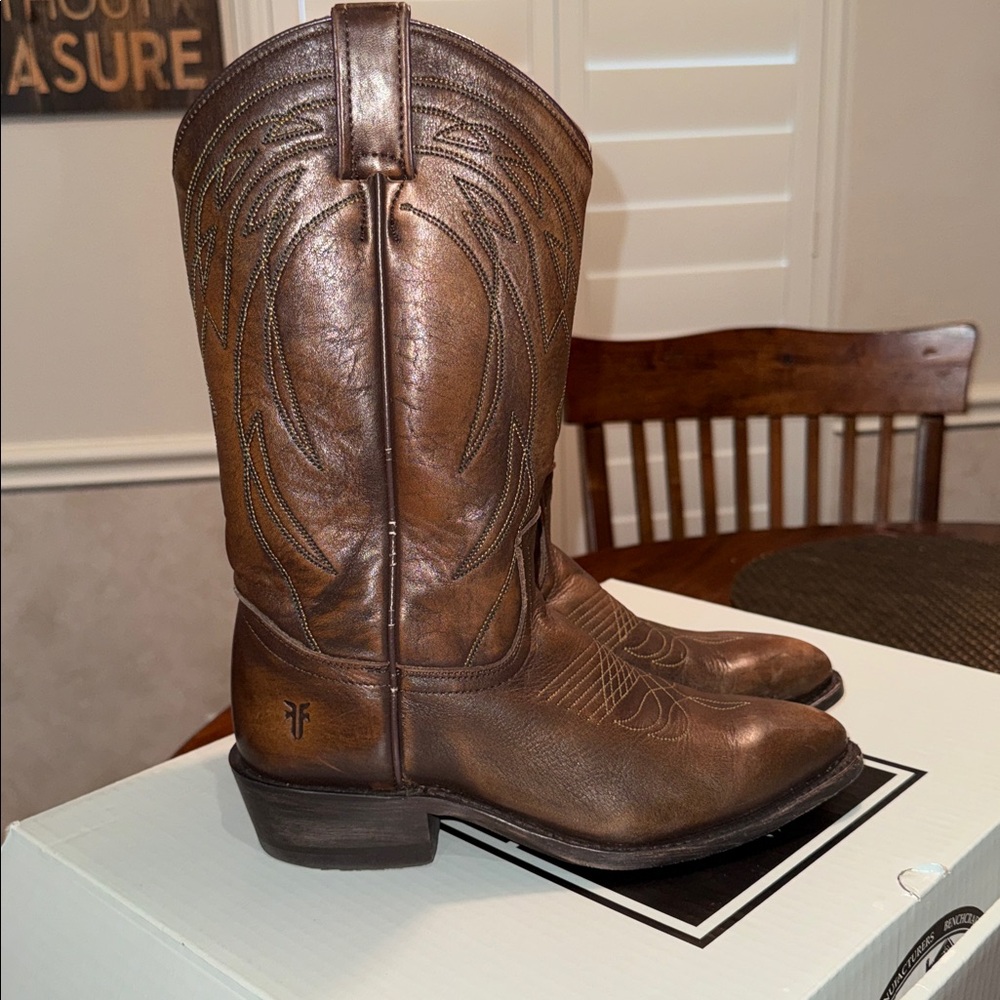 Brown Leather Western Boots - Picture 8 of 10